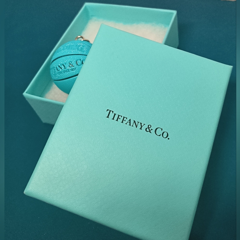 Pre Loved Tiffany & Co. Basketball Keychain - Picture 11 of 16
